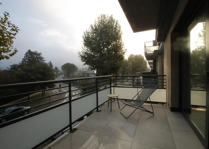 Brand New T2 Between And Center 公寓